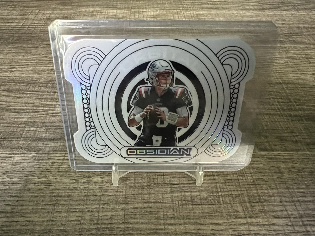 BigTee724's tweet photo. Thinking about doing a small stack sale today and tomorrow. Should have stuff from ever major sport and even some non-major sports. Start time will be around 12pm Eastern time. Like this if you want a tag before I get started. Shipping will be a flat $4.50 per order! https://t.co/lFu67ZUmTd