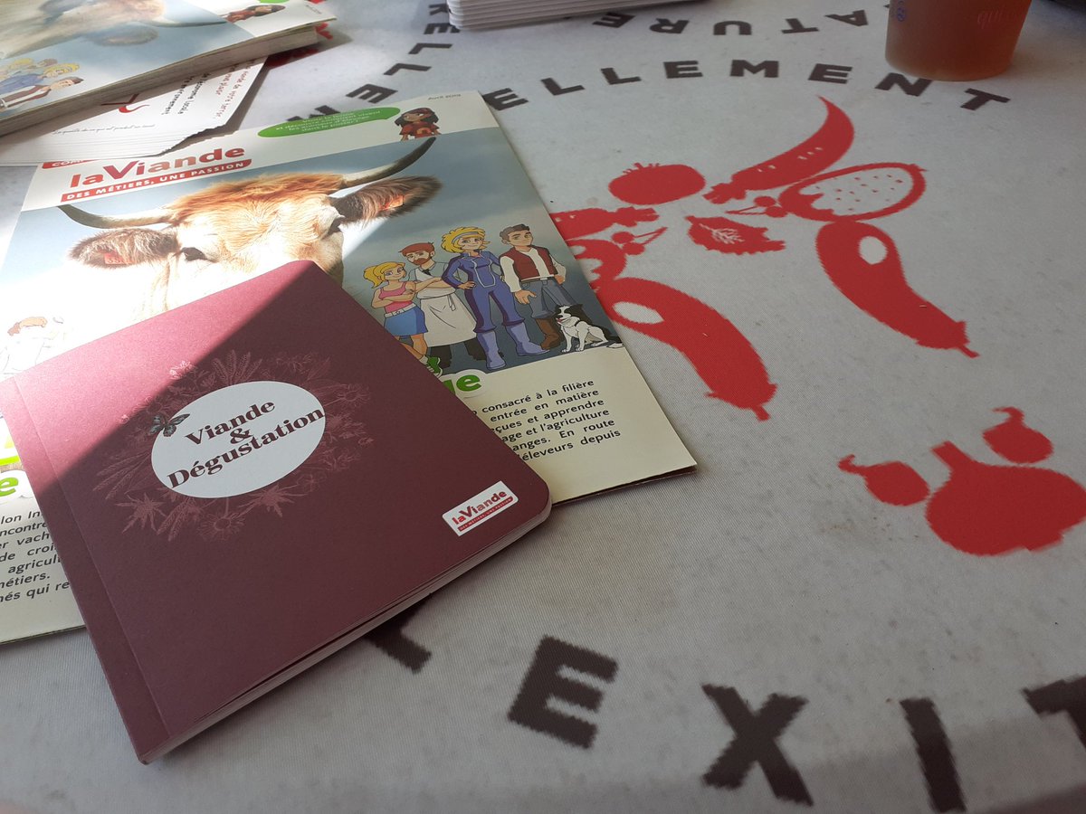 Belle ambiance à Macellum, du monde, des bons produits, des échanges passionnants, de belles rencontres, de la convivialité...