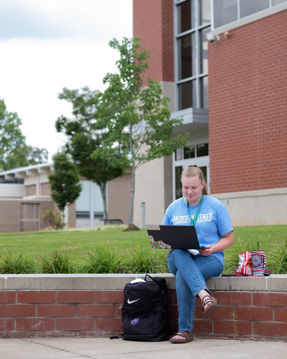 JSCC_main's tweet photo. Home for summer break?

Take a few classes this summer to get ahead! Most courses are online to work around your fun-filled summer schedule.

Our 2nd Summer Session starts July 3rd. Get started today at https://t.co/uuwuHuFQfA https://t.co/SWkL1cqnIS