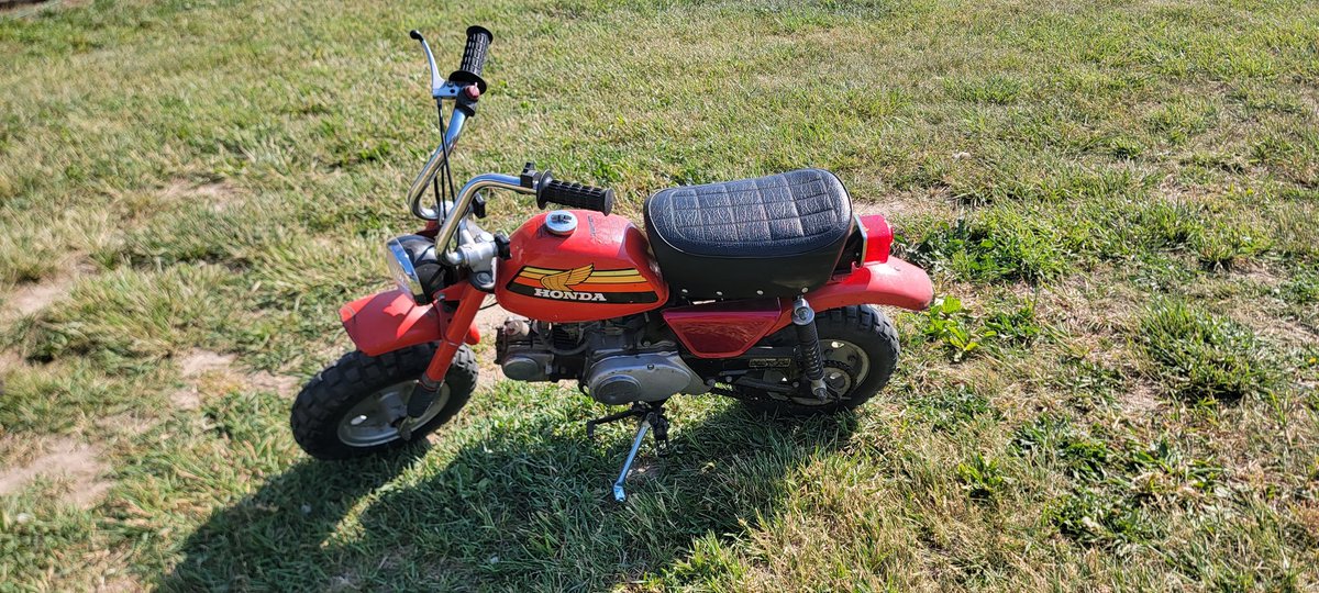 marioncofarmer's tweet photo. Heading to a vintage mx race today with a fleet of stinky loud vintage death rockets. #penton #hodaka #Honda #husqvarna #braaaappppp #anyonebringadbvil #vpracefuel #cantfarmallthetime @RagarBrandy #4inoftravel #superrat https://t.co/qXxTyzmmwM