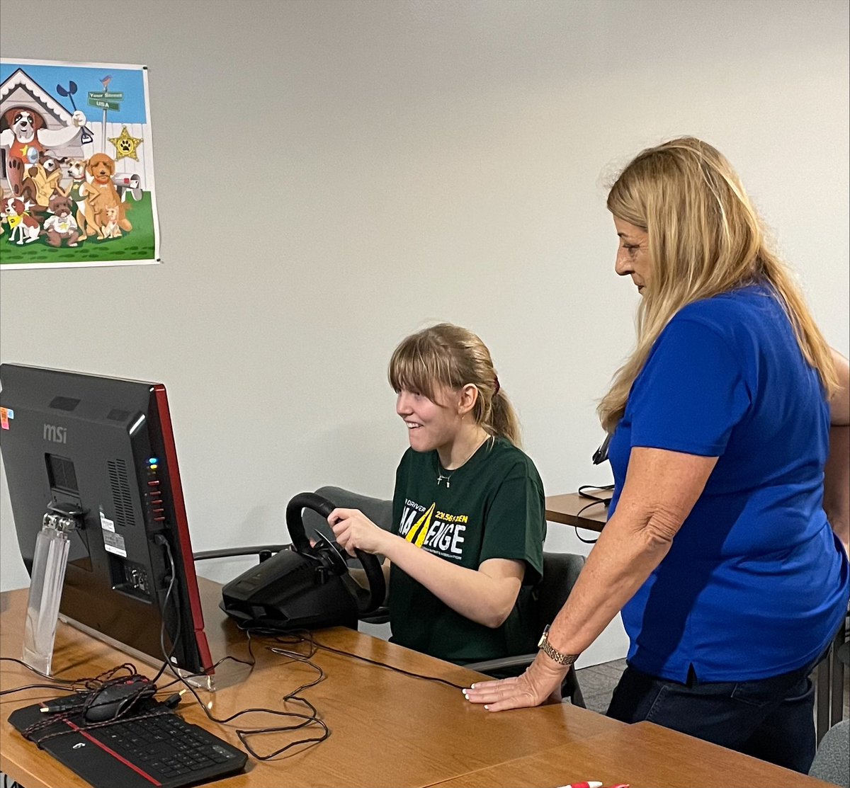 SheriffLeeFL's tweet photo. LCSO’s Teen Driver Challenge partnered with @Lee_Health to bring a new experience to the classroom! Students participated in two simulations: texting &amp; driving and impaired driving. This teaches students to minimize distractions and don’t drive impaired! 🚗 https://t.co/r7ZBuYLSe2