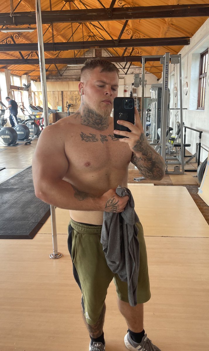 🏧 RETWEET GAME 🏧

💬 Comments £1 (2 PER PERSON) 💬
🔁 Retweets £1 🔁 
♥️ Likes £1 ♥️ 
10 minutes! 

This pathetic Scottish virgin wants his wallet fucked. Let’s make it happen. It is pride month after all.