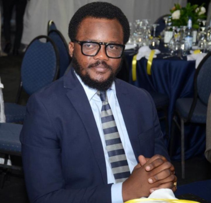 #Urgent.Alerte.<a href="/PatrickMakanga6/">Patrick Makanga</a> d l'AFDC,brutalisé,amené à un endroit inconnu par un groupe d'agents de police,ki serait manipulé pr 1certain Kabeya PINDI PASI administrateur du marché d libérté,alors qu'il partait ds une activité avec sa base d masina,je dénonce cette violence.