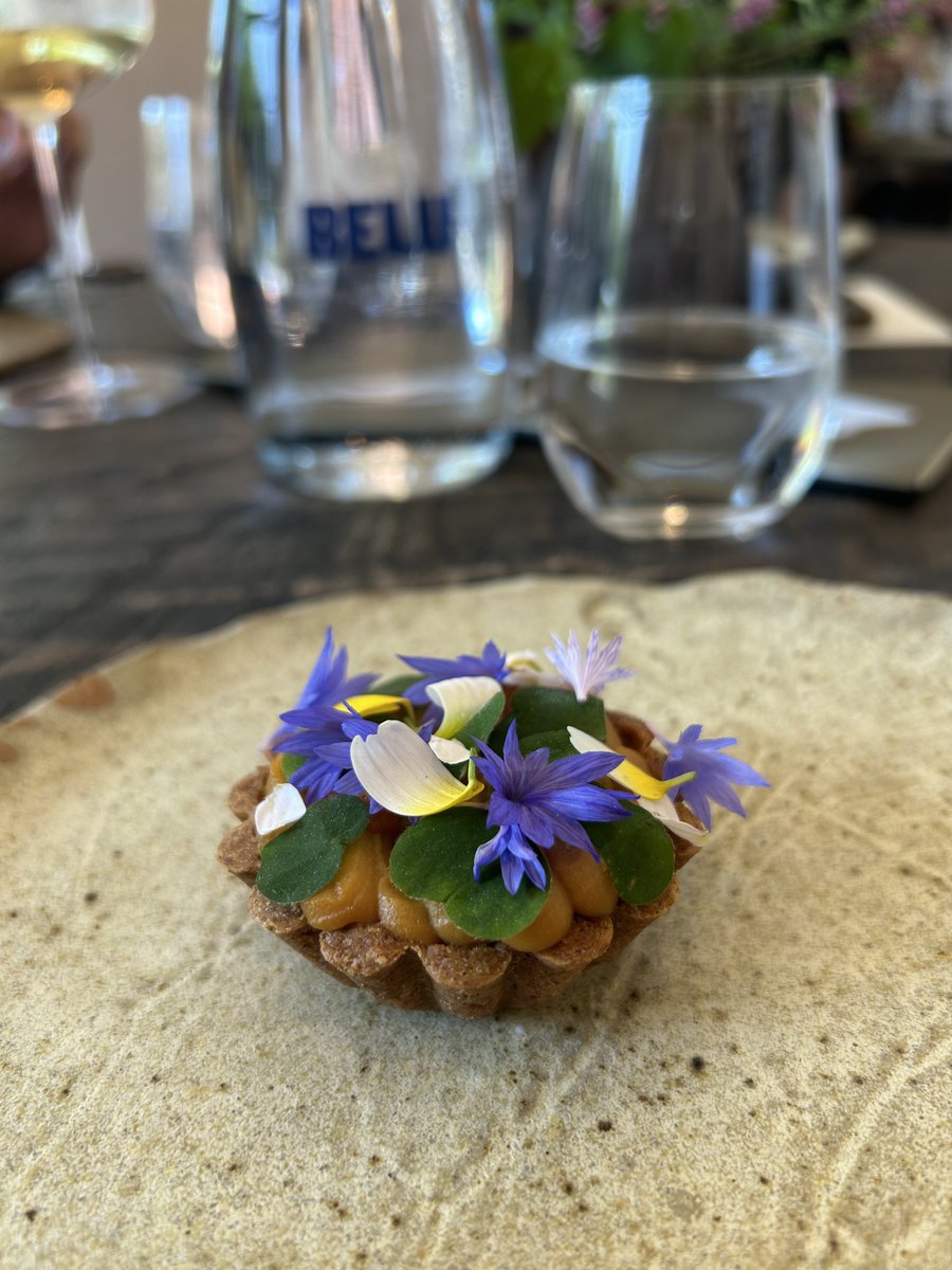 MeatOneVegBlog's tweet photo. Lunch at Grace and Savour was exceptional. Nothing really to add to that. What a place @davidtaylorchef and his team have created. https://t.co/5zzOF1kAPm