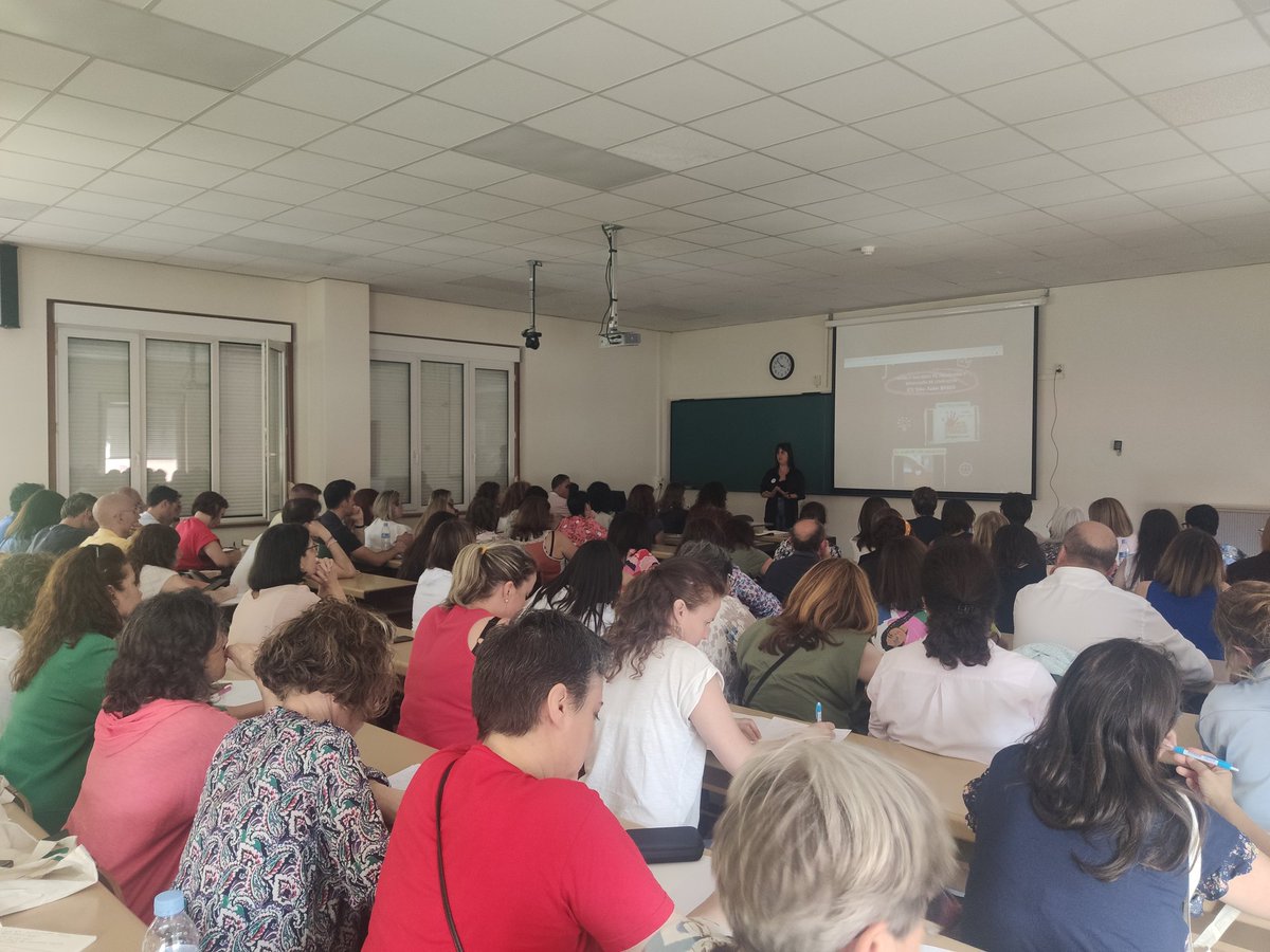 "No te pases, por qué lo haces" Gran presentación de cómo se aplica Modelo Dialógico de Prevención y Resolución de Conflictos y Club de Valientes Violencia 0 en Educación Secundaria <a href="/iessanjuanbosco/">IES San Juan Bosco</a>
de Lorca <a href="/MMariaAlonso/">Maria Alonso</a> 💜
Sala abarrotada. 
#XICdAAsturias2023