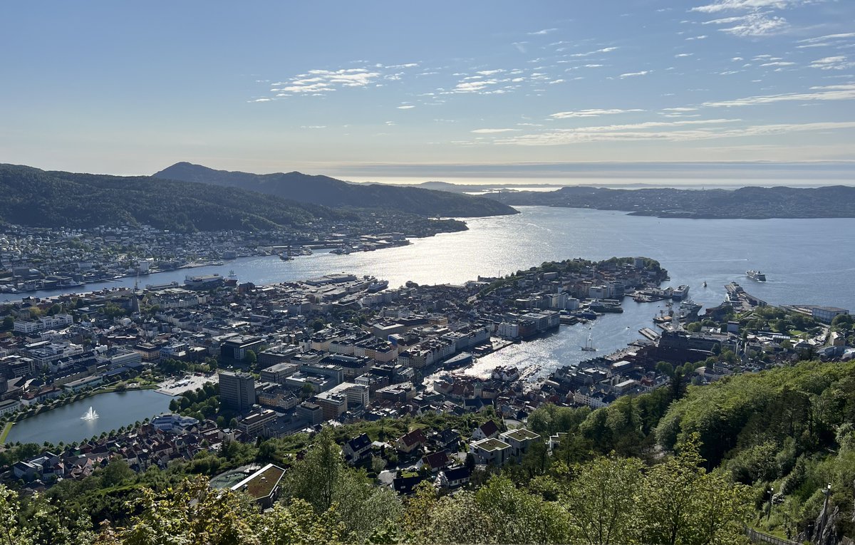 Great times in beautiful Bergen 🇳🇴 rehearsing for tomorrow's performance of @MariusNeset 's piece 'Geyser' at @Festspillene with @BIT20Ensemble #GeoffreyPaterson @Ivoneame @AntonEger