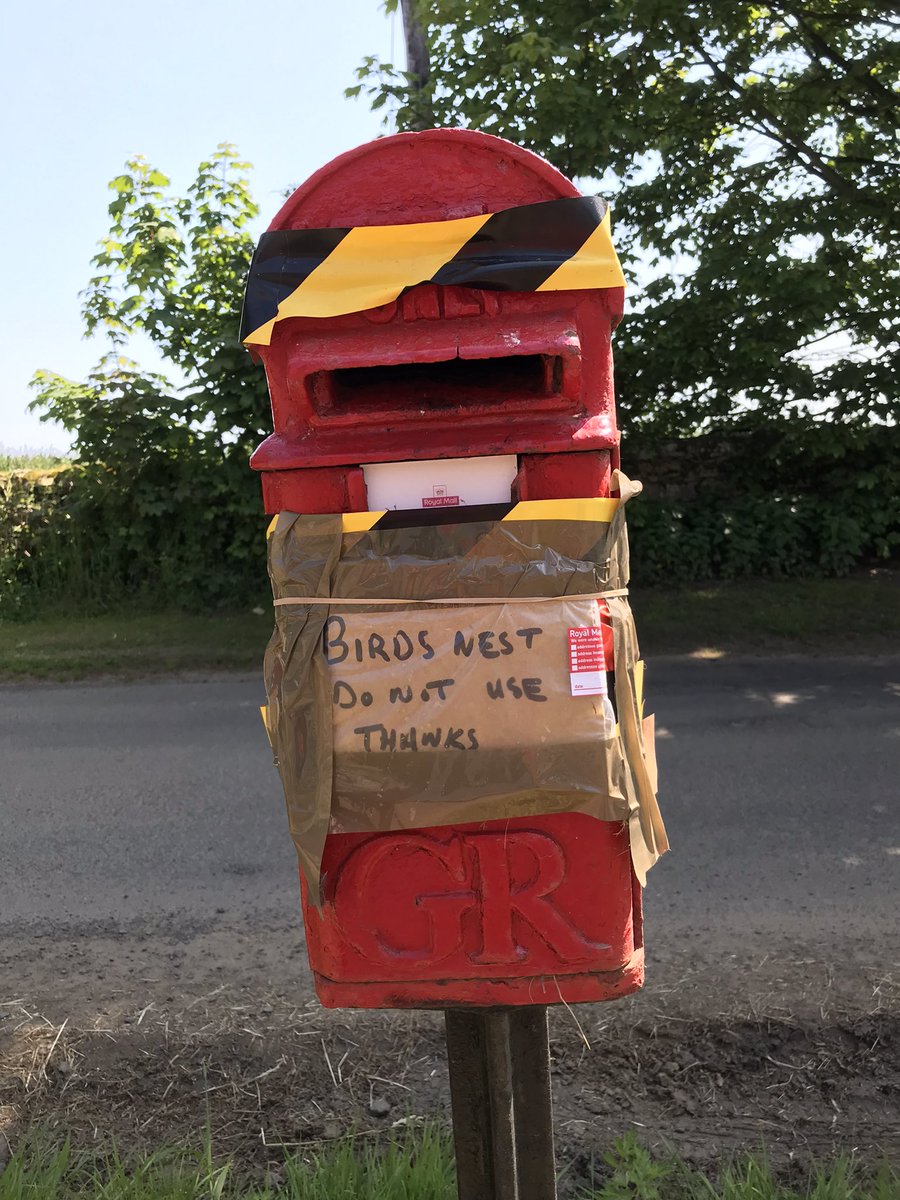 We have some lovely caring <a href="/RoyalMail/">Royal Mail</a> staff. Found this post box <a href="/alnwickgazette/">Northumberland Gazette</a> near #Seahouses