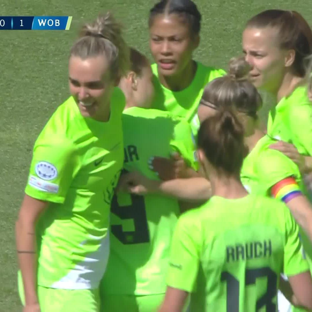 EWA PAJOR OPENS THE SCORING UP FOR WOLFSBURG 💚

Watch the #UWCLFINAL LIVE NOW ⬇️

🇬🇧 🎙️ 👉  🎙️ 👉  🎙️ 👉  🎙️ 👉  #BARWOB”