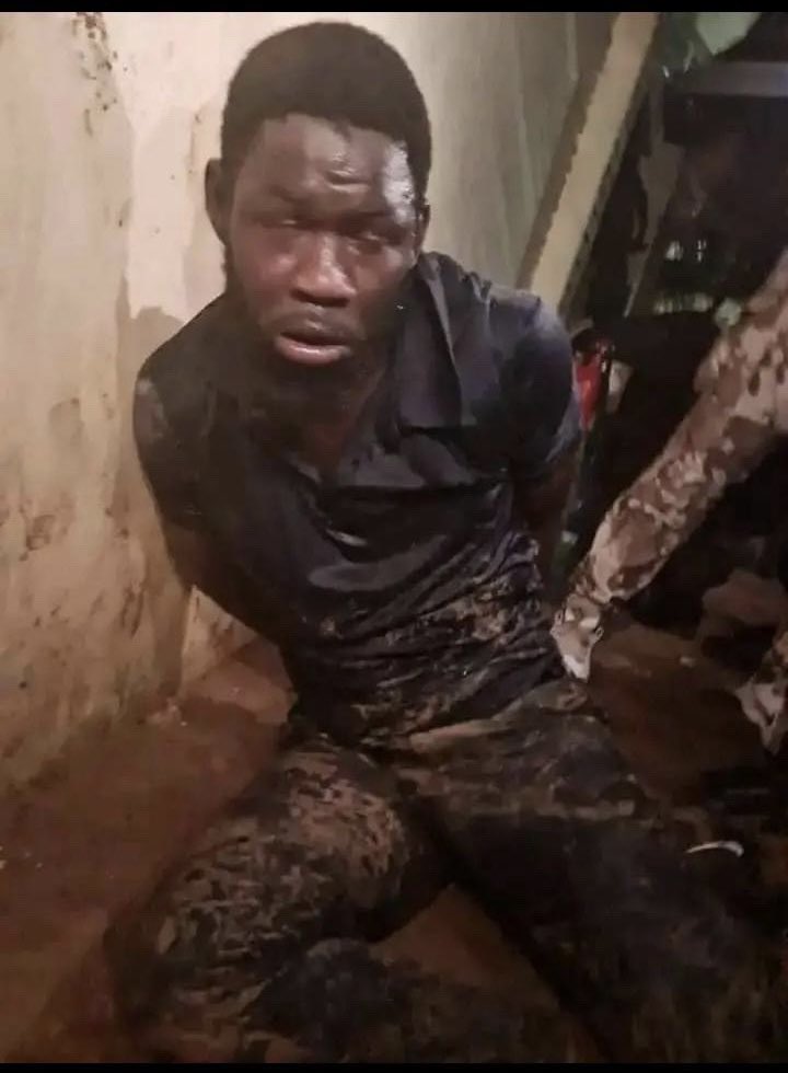 Bachir_KMB's tweet photo. Regardez ce qu’ils ont fait à pape Abdoulaye Toure 😭 https://t.co/2sMNoO3Tnx