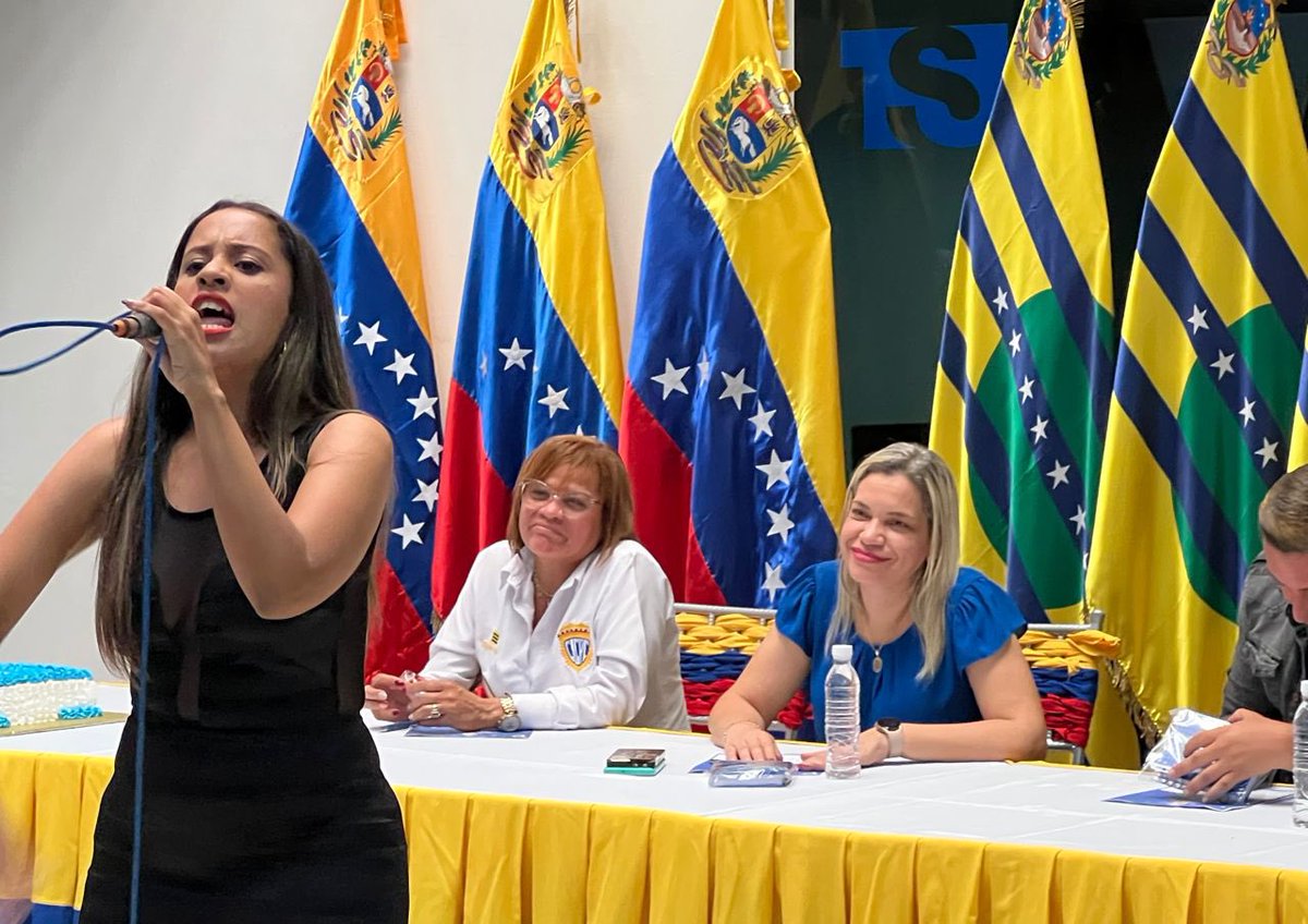 Marianela_PSUV's tweet photo. A propósito de la celebración del Día del Trabajador Tribunalicio, compartimos con los hombres y mujeres dedicados a velar por la justicia. Gracias a nuestra jueza rectora, doctora @mersanchezr, por esta bonita invitación. @NicolasMaduro @OviedoPSUV 
#VenezuelaYTürkiyeUnidas https://t.co/4eoxl5aySk
