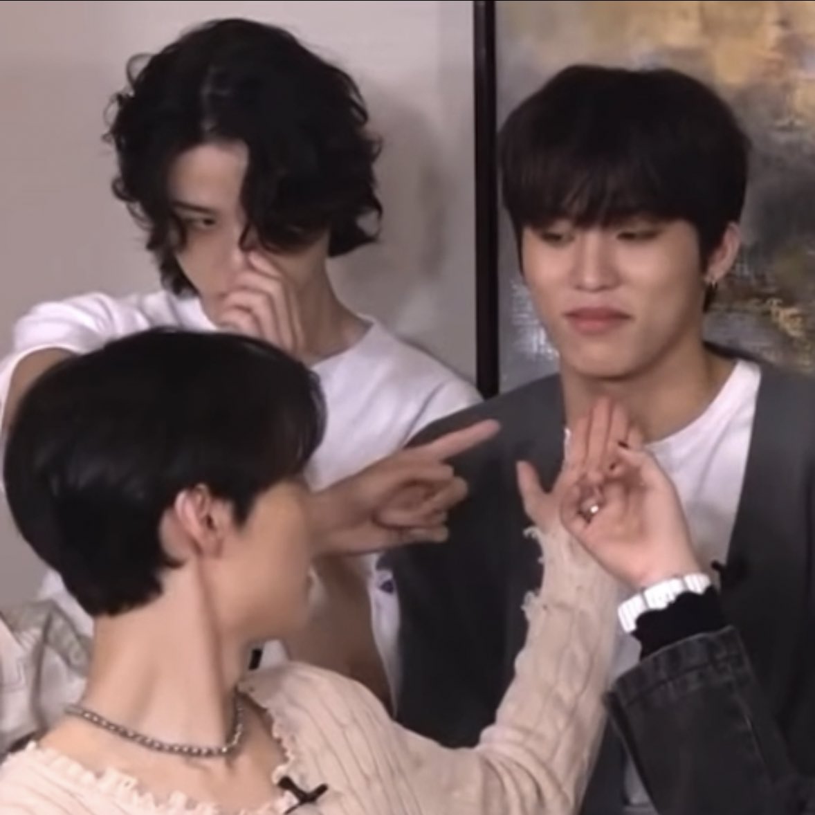 이러는이유가잇을거아니에요