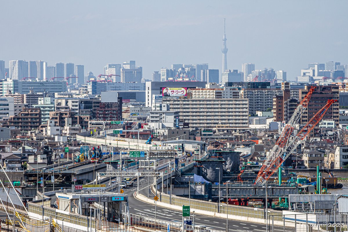 uemii's tweet photo. 今日6/3 通行止め8日目の高速大師橋。今日は荒れた天気から一点快晴でしたね。工事している橋梁を大師橋と呼ばれたりしますが正式名称は高速大師橋。本当の大師橋は左隣にある一般道のトラス橋です。#大師橋 #通行止め #高速大師橋リニューアル #elevatedexpressways https://t.co/nRCstMl1lL