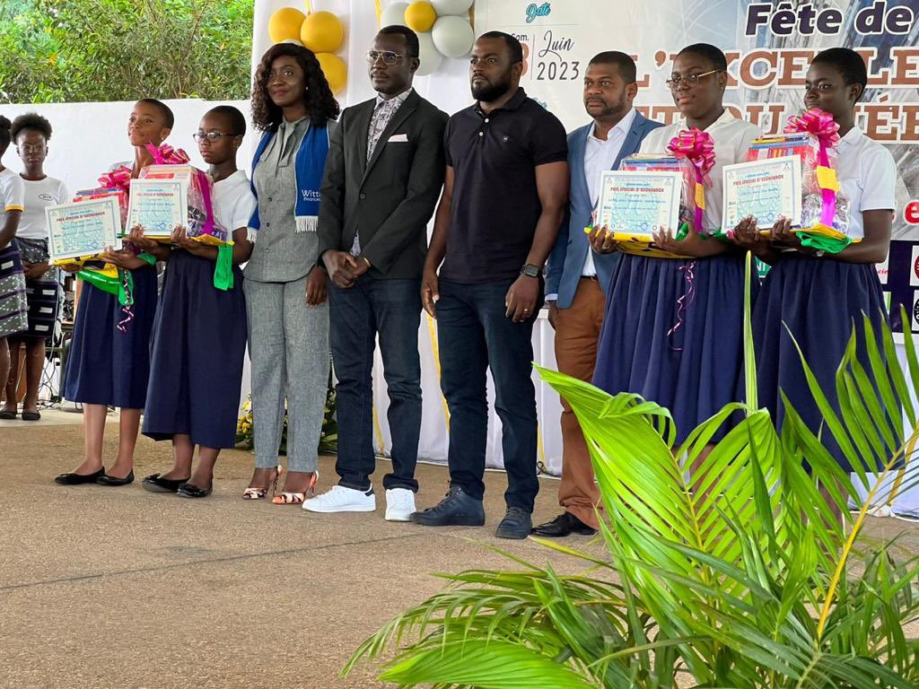 wittifinancesci's tweet photo. Ce samedi 3 juin, Witti Finances Côte d’Ivoire collabore avec la Fête d'Excellence et du Mérite organisée par le Lycée Sainte Marie de COCODY, autour du thème "les mathématiques en scène".

#wittifinances #wittifinancesci #wittici #alisma #abidjan #cotedivoire #ci225 https://t.co/rMLydzlw2F