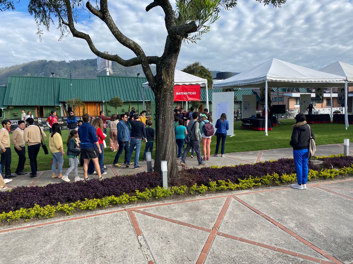 Departamento de Matemática tweet media