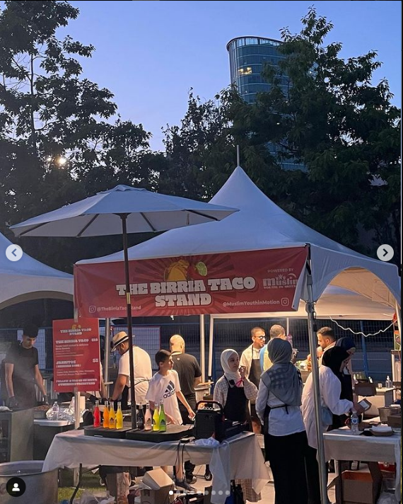 SidkeyCo1's tweet photo. Wake up and smell the sizzling goodness! It's #SaturdayMorning, &amp; the Halal Ribfest Tour 2023 in Vancouver is calling your name. Start your day with mouthwatering halal ribs, live entertainment, &amp; a vibrant atmosphere that will make your weekend unforgettable. Join us!! https://t.co/TSQwuJWk9K