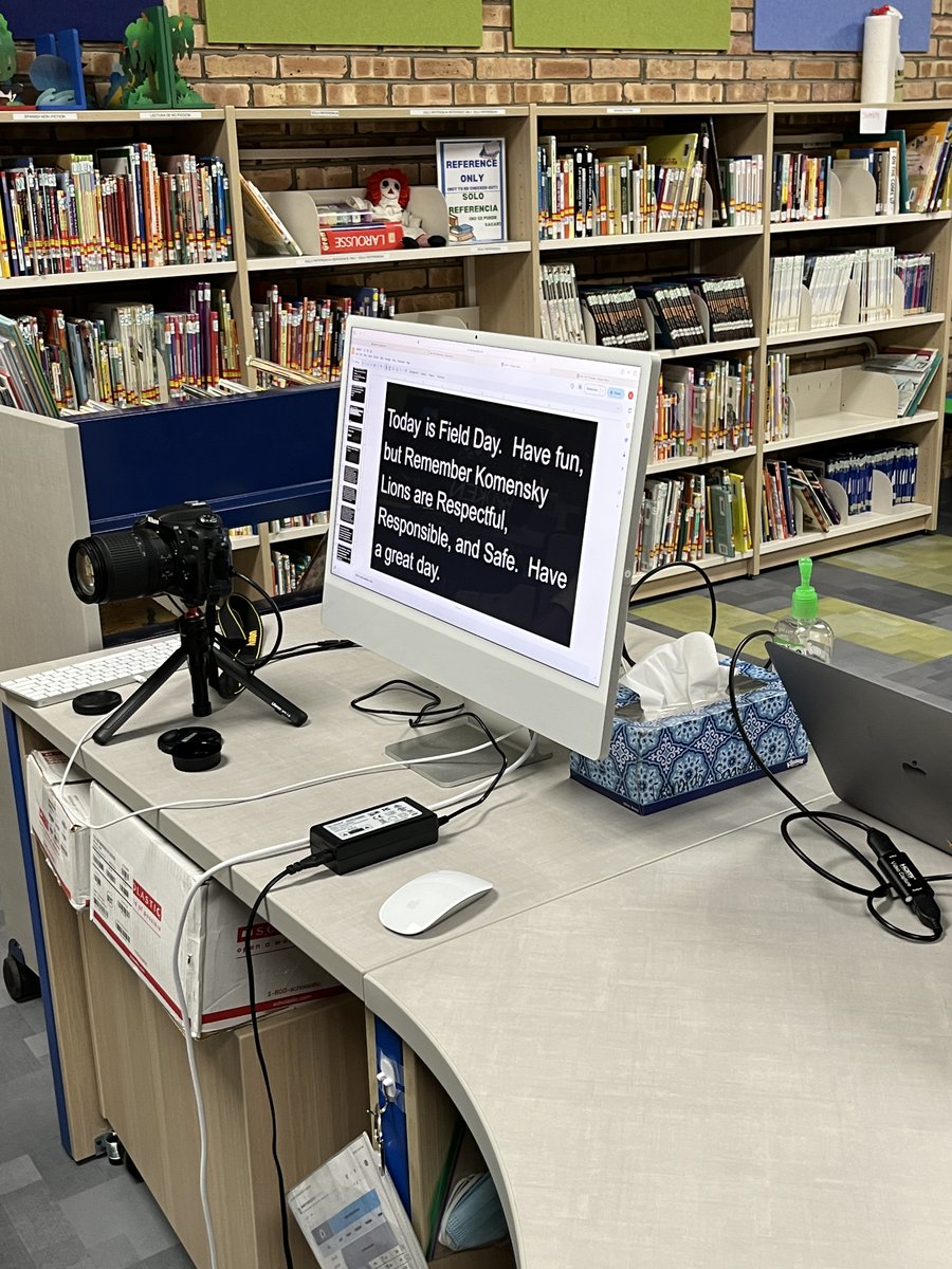 4SE visited the inner workings of the Roar Morning Announcements in hopes of helping out next year. 
 Thanks to <a href="/Mr_Bruder_Music/">Michael Bruder</a> &amp; fifth grade for all of your efforts this year <a href="/KomenskyLions/">Komensky School</a> <a href="/KomenskyPBIS/">Komensky PBIS</a> #OrgulloLeonesKomensky #d100inspires