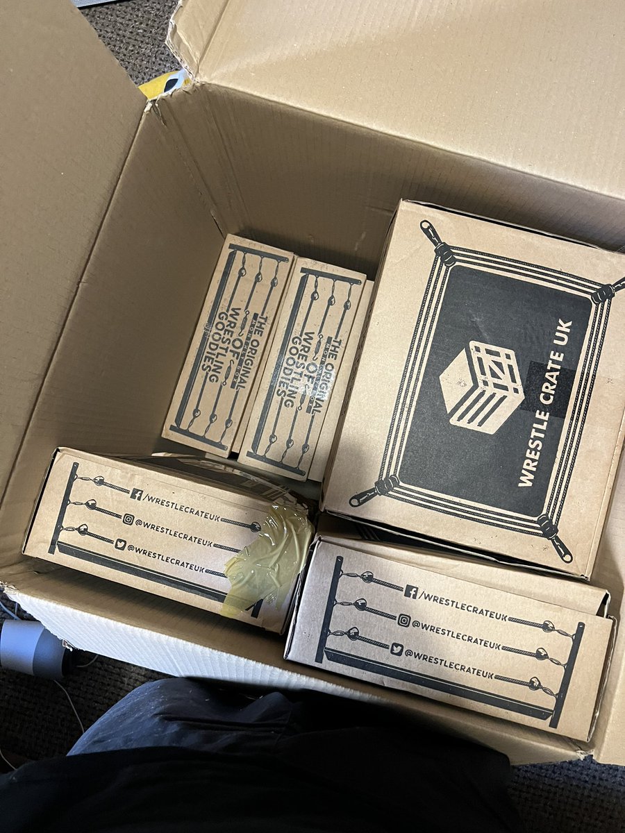 KaiJValentine's tweet image. Also big shoutout to @WrestleCrateUK who after 3 years of subscriptions really come in handy when packing up a house 🏠📦 #NotSpon 😂