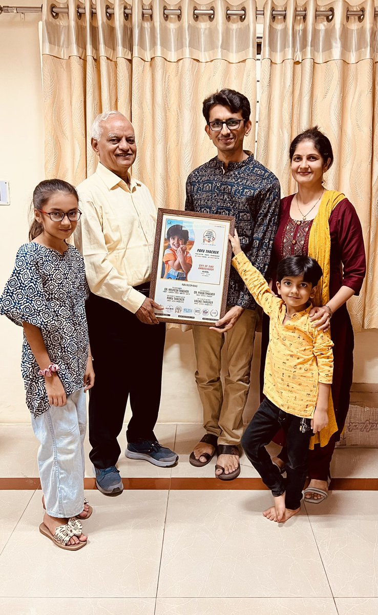 drkrupesht's tweet photo. Global Clubfoot Awareness Parv और गूंजे गीता संकल्प के तहत श्री भाग्येश झा से मुलाक़ात का अवसर मिला। उनके प्रोत्साहन से यह कार्य को नई ऊर्जा मिली।

#GCAParv #GiveVacha #GunjeGita #GharGharGunjeGita 

@bhagyesh @KrupMusic @GiveVacha @ParvKThacker @DrPoojaThacker https://t.co/IRl3TREA27