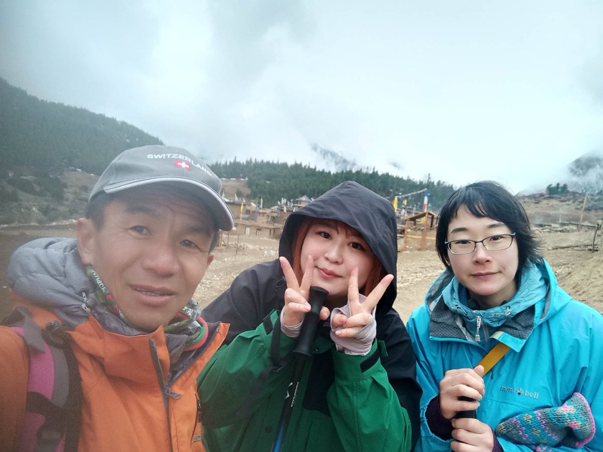 _bebebesty_'s tweet photo. トレッキング5日目🇳🇵①
ポクスンド湖のビューポイントまでトレッキング。
標高4000mへ往復4時間の道のり🏔
とんでもない青さ💙
たまにコンディション落ちて琵琶湖に見えるときある。
前日に高山病の症状が出てたけど治まった。ウッディーが心配してザック持ってくれた☺️

#ポクスンド湖
#phoksundo https://t.co/44958uW5Ob