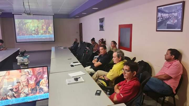 CCopextel's tweet photo. #Copextel👉 realiza presentación de sus soluciones a ECASA.
🛠️ Proyecto integral de ingeniería dirigido por la División Comercial #EcosolEléctrico e involucra a la División Comercial #PCMAX.
#CopextelCrece https://t.co/b1Pa9RbR2E