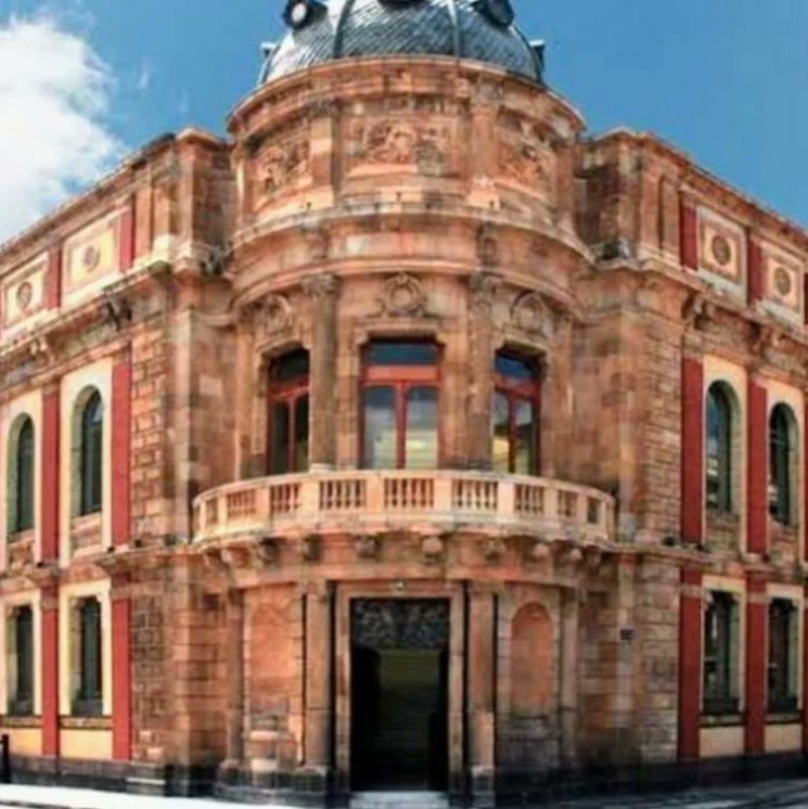 ✨🍫 #CDMX Hoy y el domingo vive una experiencia única en la exposición Café &amp; Chocolate Fest 🍫 en el Palacio de la Autonomía de la Fundación UNAM.
Encontrarás diversas actividades como talleres, conferencias, música, degustación y más.
Entrada gratuita.
¿Te lo piensas perder?