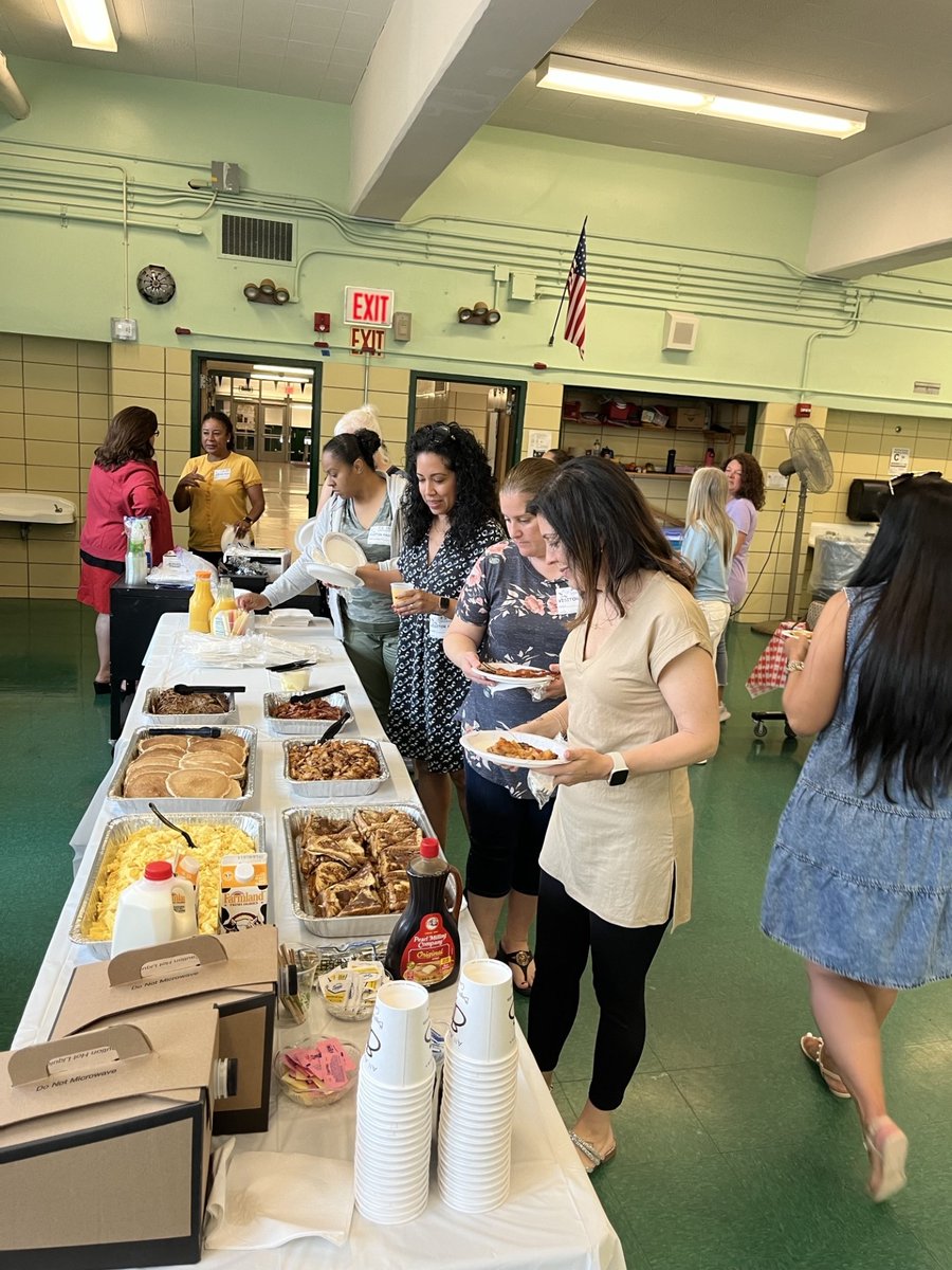 PS232QStrong's tweet photo. PS232Q Strong - Yesterday's PTA Meeting and Parent Volunteer Breakfast was the perfect time to celebrate our parents and reflect on the school year together! Thank you for supporting and volunteering your time throughout the year! @D27NYC https://t.co/ALnSMnkdI2