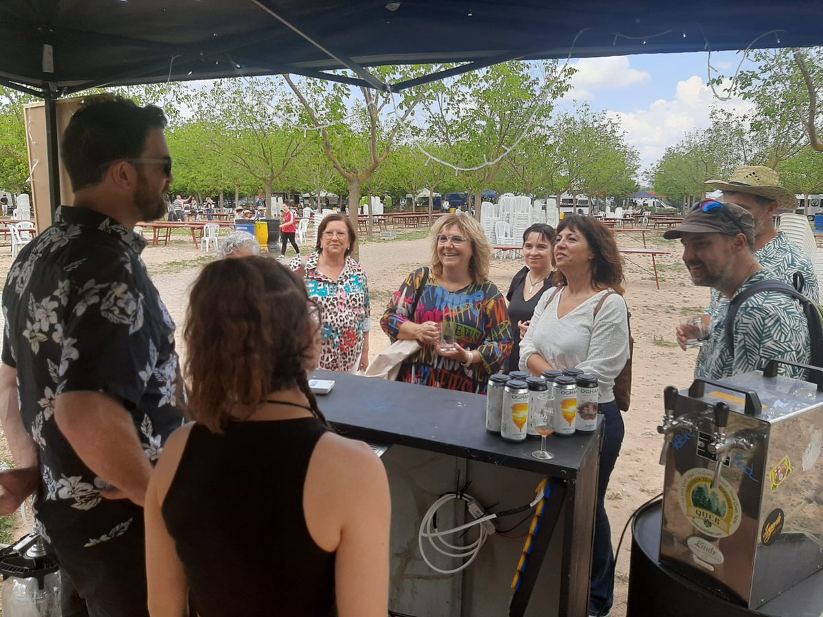 ajtarrega's tweet image. 📸 L'arc consistorial encapçalat per l'alcaldessa @apijuanv i la regidora de Promoció Econòmica, Núria Robert, participa a la inauguració de la 10a Fira de la Cervesa Artesana d'@AGRATtarrega i @CervesaMatoll🍻

✅ Donem suport a un esdeveniment que projecta #Tàrrega al territori
