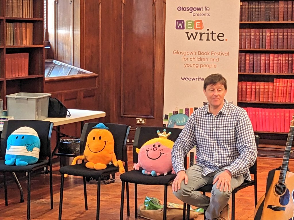 I must say I'm really enjoying helping at the #WeeWrite events today. Currently the littlest #booklovers are joining #LittleMissPrincess and her friends in singing songs, making rain and generally having an amazing time together! 😀📚🎉 #AyeWrite #Glasgow