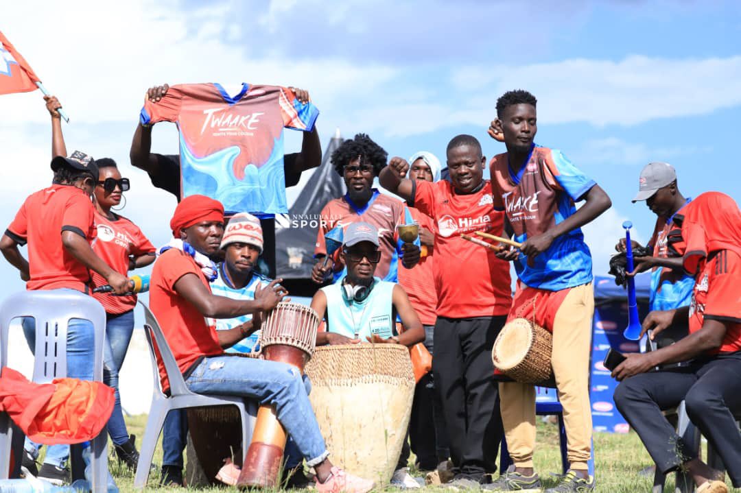 NnalubaaleS's tweet photo. …and @VipersSC fans enjoyed the win as their team became a Ssalongo.

#GoLocal ⚽️ #IgniteYourColour #Twaake https://t.co/yQHSNC4AnF