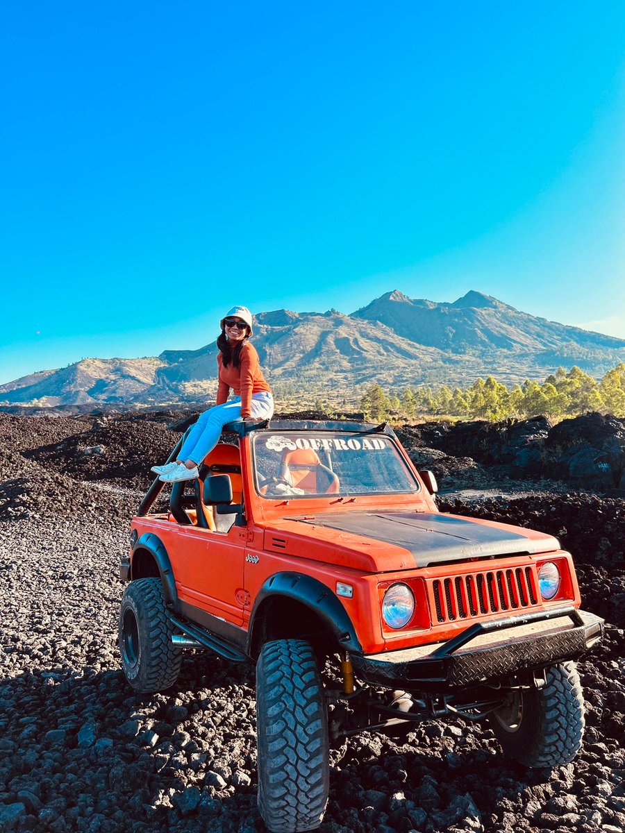 MYBinJin's tweet photo. Black Lava Mt. Batur, Bali https://t.co/aIeQFTKtiR