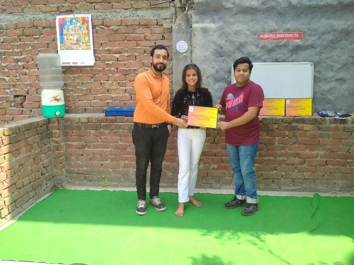 EducareDtef's tweet photo. Last day of Happiness camp done today with kids of Humara Shikshalya .
Today we have organised a dance competition also. Children of this NGO participated in this competition.
Sanjna Singh got  First prize,Priya Singh got second prize and Team of boys got 3rd prize.#basicshiksha https://t.co/cdqjBoENd9