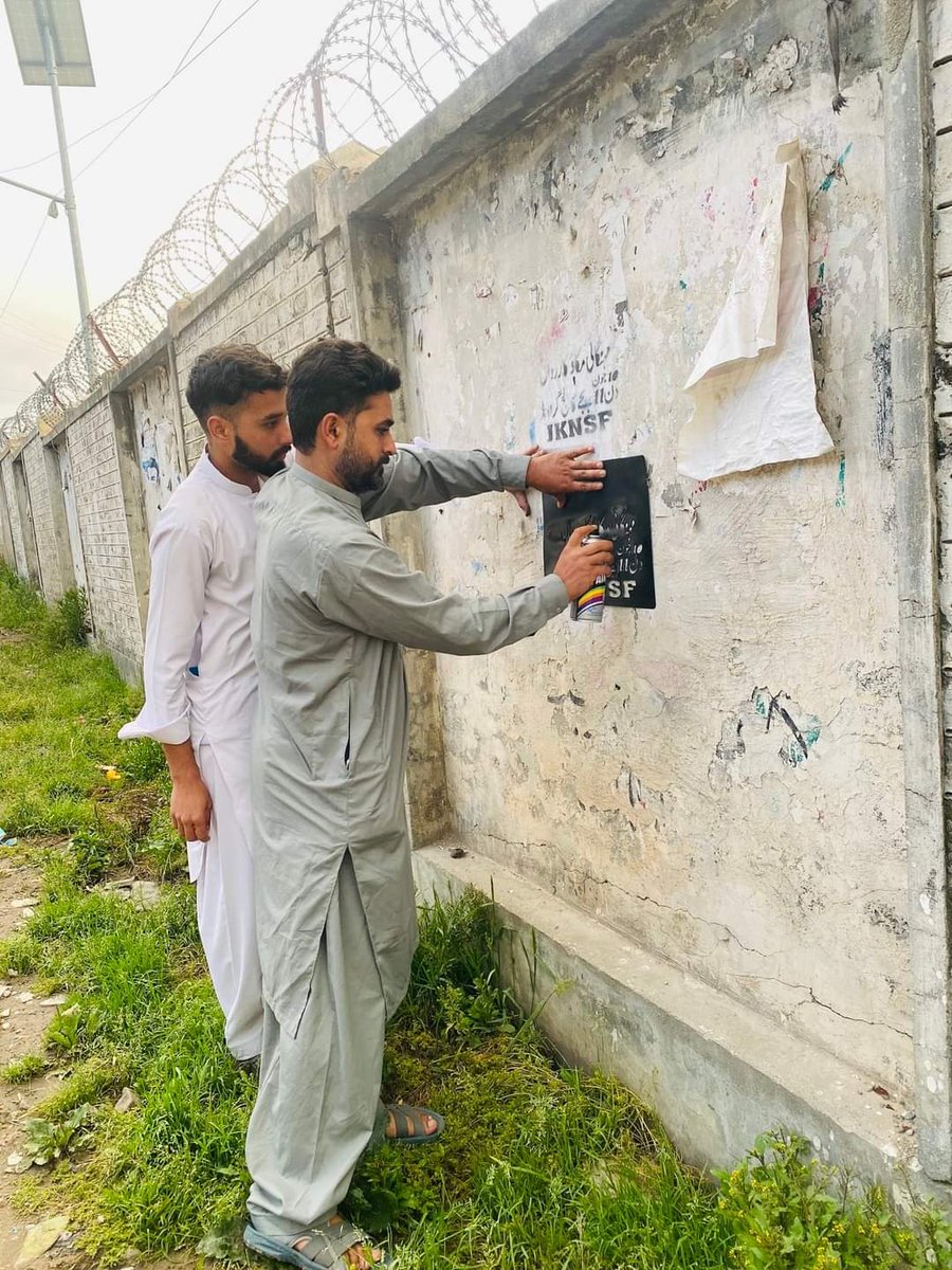 JKNSF1966's tweet photo. #JKNSF activists during wall chalking in Rawalakot regarding JKNSF District Poonch Convention.
#Permanentrevolution
#permanentrevolutionconvention
#10thJun
#انقلاب_مسلسل_کنونشن
#مہنگائی_مکاوُ_یوتھ_کارواں
#بیاد_عثمان_عزیز_شیہد
#ضلع_پونچھ https://t.co/iYXMa9P13y