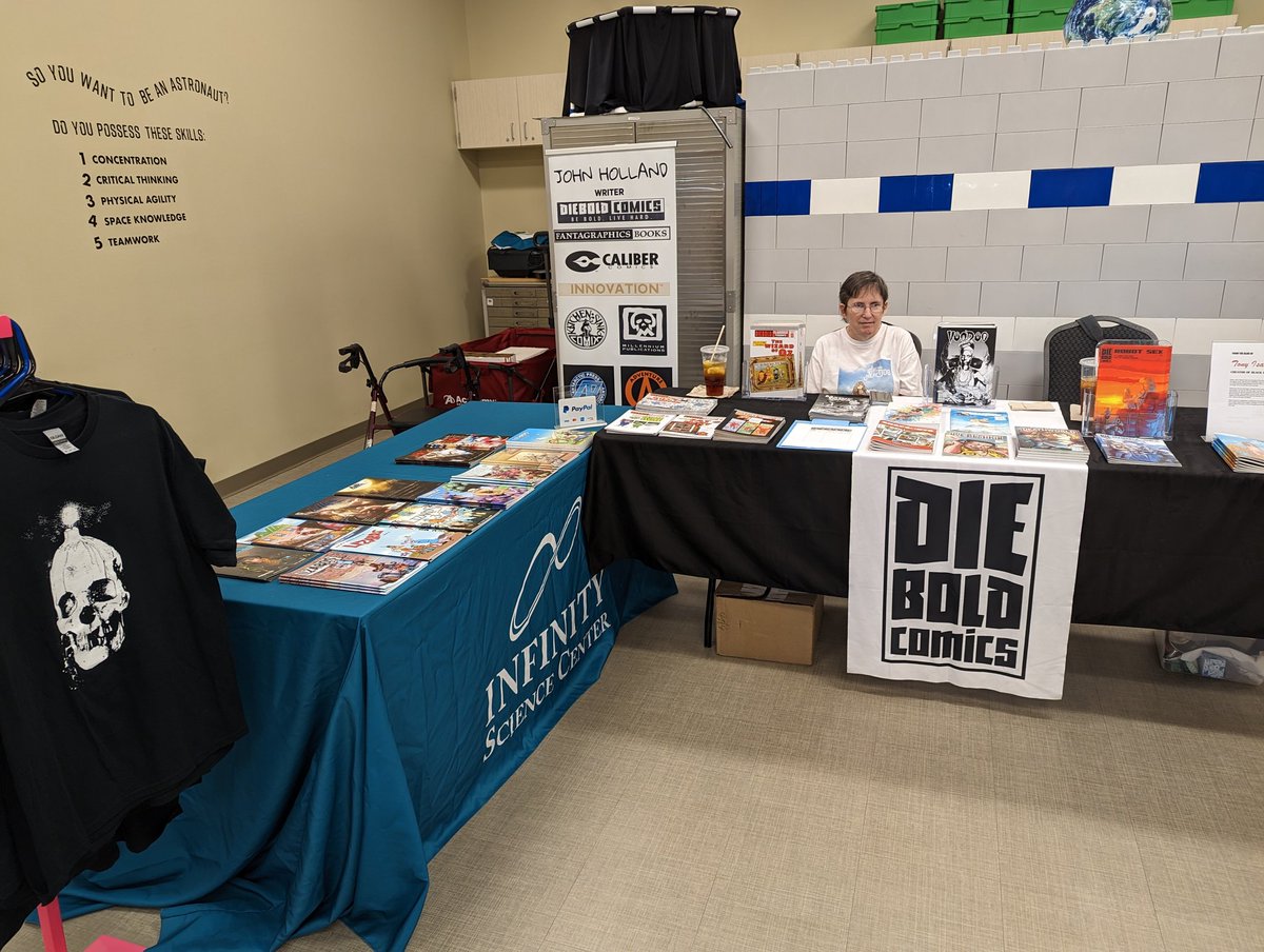 dieboldcomics's tweet photo. Set up at Infinicon in Mississippi. #ComicCon #InfinityCenter https://t.co/AwKXvxO3ff