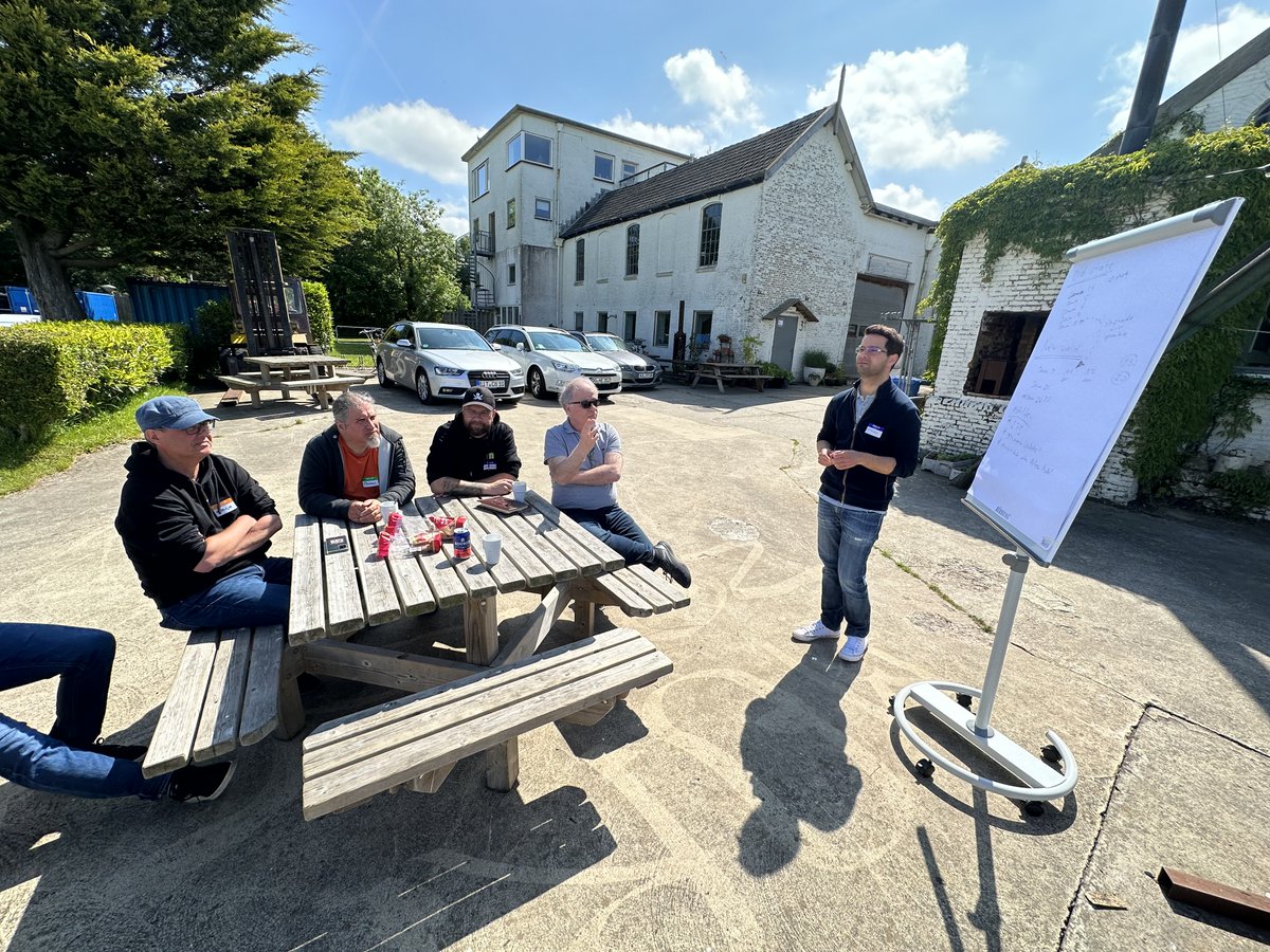 Hendrik Ebbers 👾 tweet media