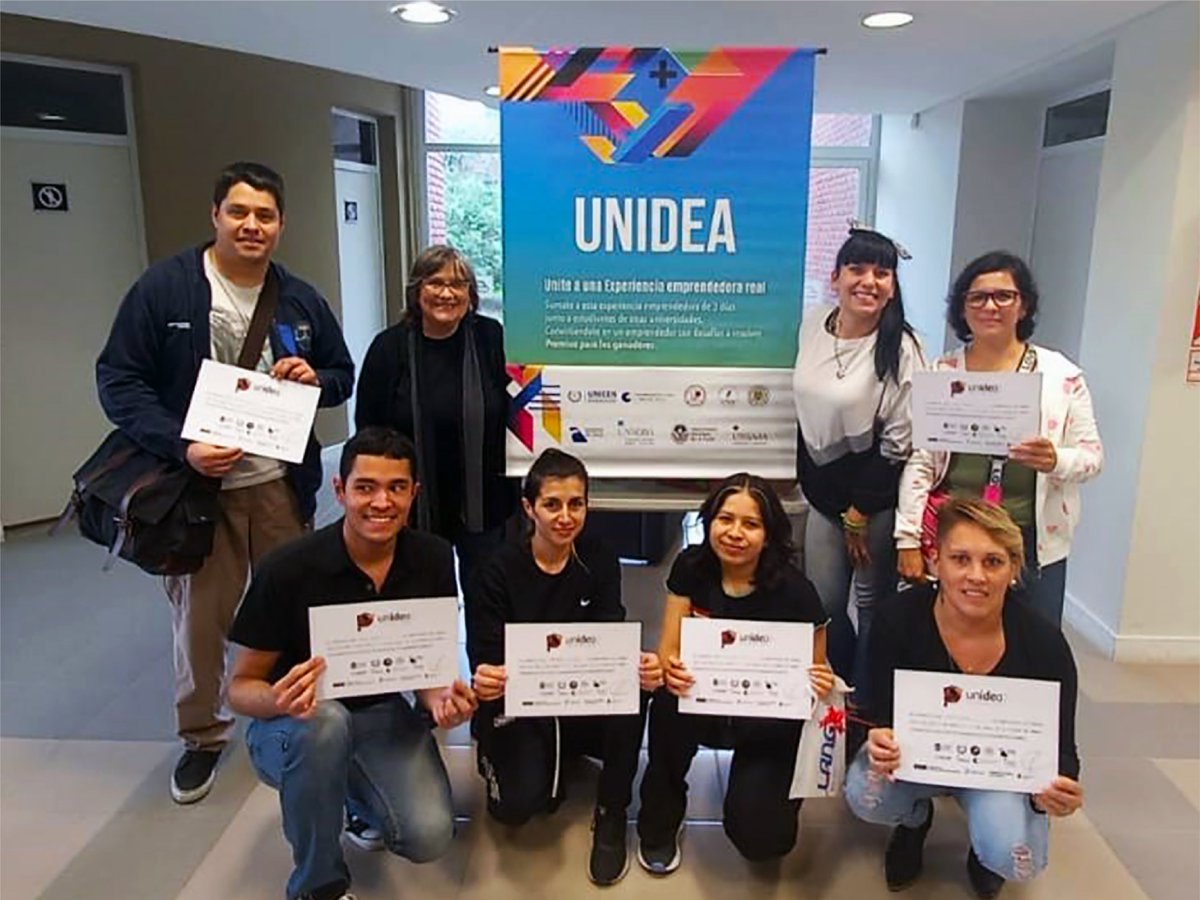 UPE_Ezeiza's tweet photo. Alumnos y graduados de la UPE participaron de #UNIDEA, la iniciativa que estimula la cultura emprendedora en jóvenes que cursan sus carreras universitarias, llevada adelante en @UNICEN_Oficial https://t.co/sJEXp7sxF2