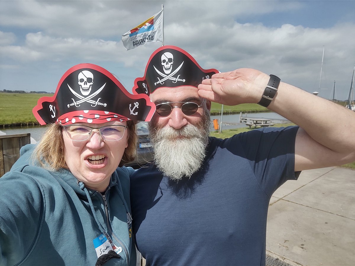 it's a wrap!
Die erste #JSail Unkonferenz ⛵ ist vorbei. Mit über 20 Teilnehmer*innen und top Sessions rund um #Java gab es genug Neues für alle. Zum Abschalten und Reflektieren war mit genug Brettspielen und natürlich den Segelschiffen gesorgt. jsail.ijug.eu