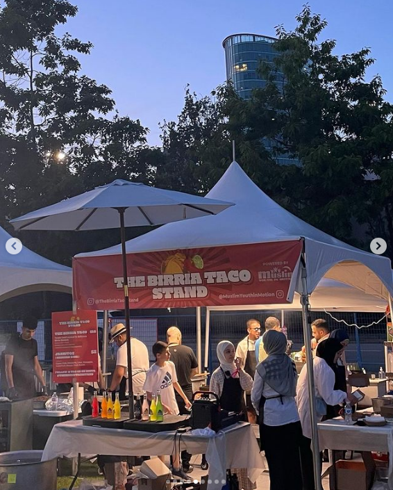 SidkeyCo1's tweet photo. Sweet delights for your beautiful #SaturdayMorning at #HalalRibfest2023 started from Holland Park Vancouver!! Get your tickets at https://t.co/cl0JovKmhA #Caturday #XboxFreeCodeFriday #BangBangCon2023 #foodlovers #bloggers #Influencer #EAT https://t.co/Mr7Z7S0H7V