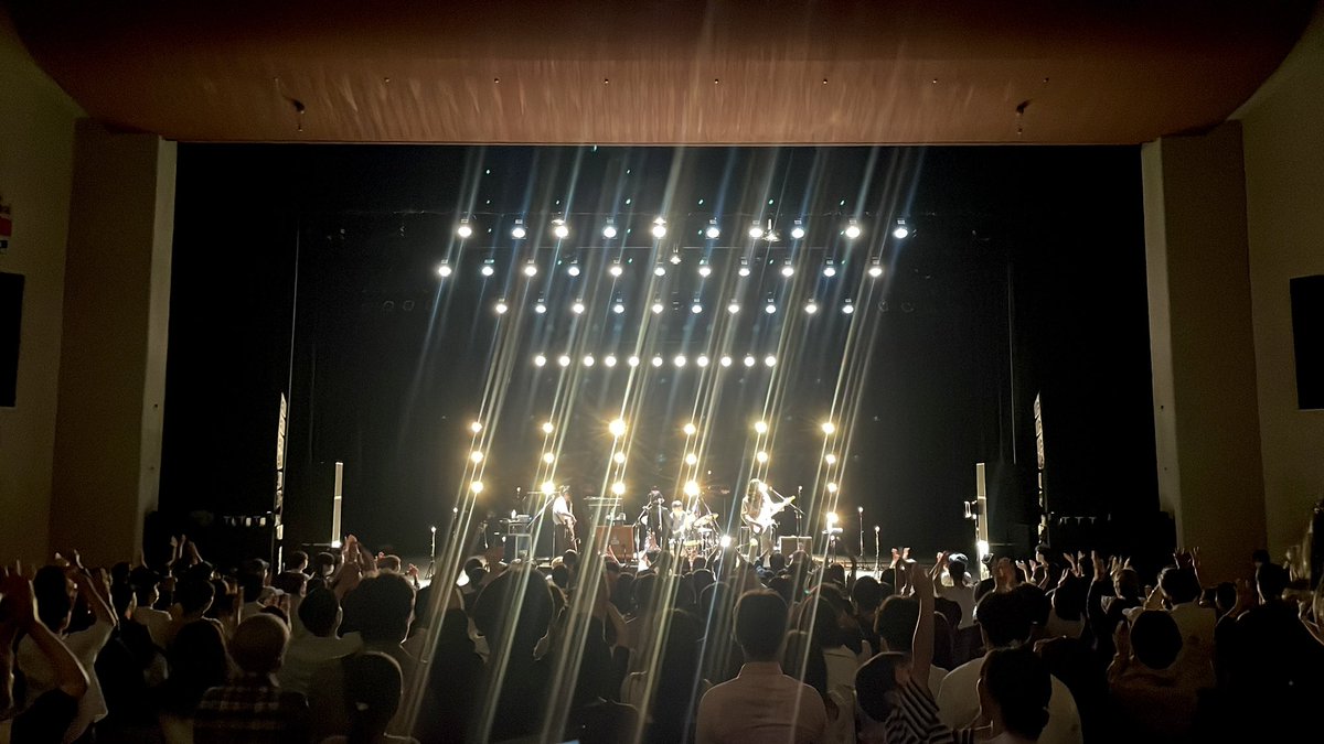 kanekoayanoinfo's tweet photo. Hall Tour 2023 “タオルケットは穏やかな” 8日目 静岡公演にお越しいただいた皆様、スタッフの皆様ありがとう��ざいました。  

初静岡公演とっても素敵な日になりました。
台風の影響もある中ご来場をいただき、時間の変更などもありがとうございました。

皆様もいい日になっていると嬉しいです✴︎ https://t.co/jPZuCOBh7I