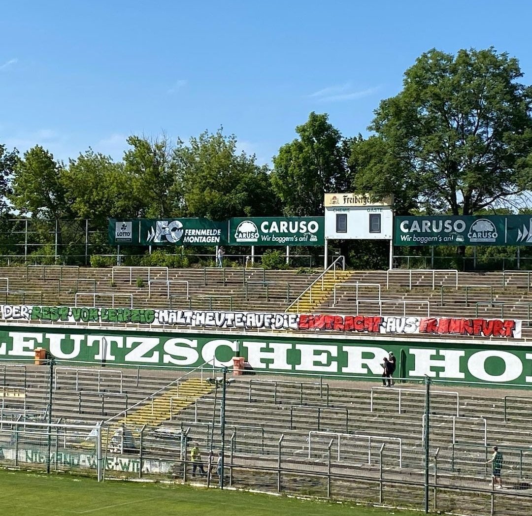 nur_die_bsg's tweet photo. "Der Rest von Leipzig hält heute auf die @Eintracht aus Frankfurt"

#SGERBL
#DFBPokal https://t.co/CQ6TrXocIE