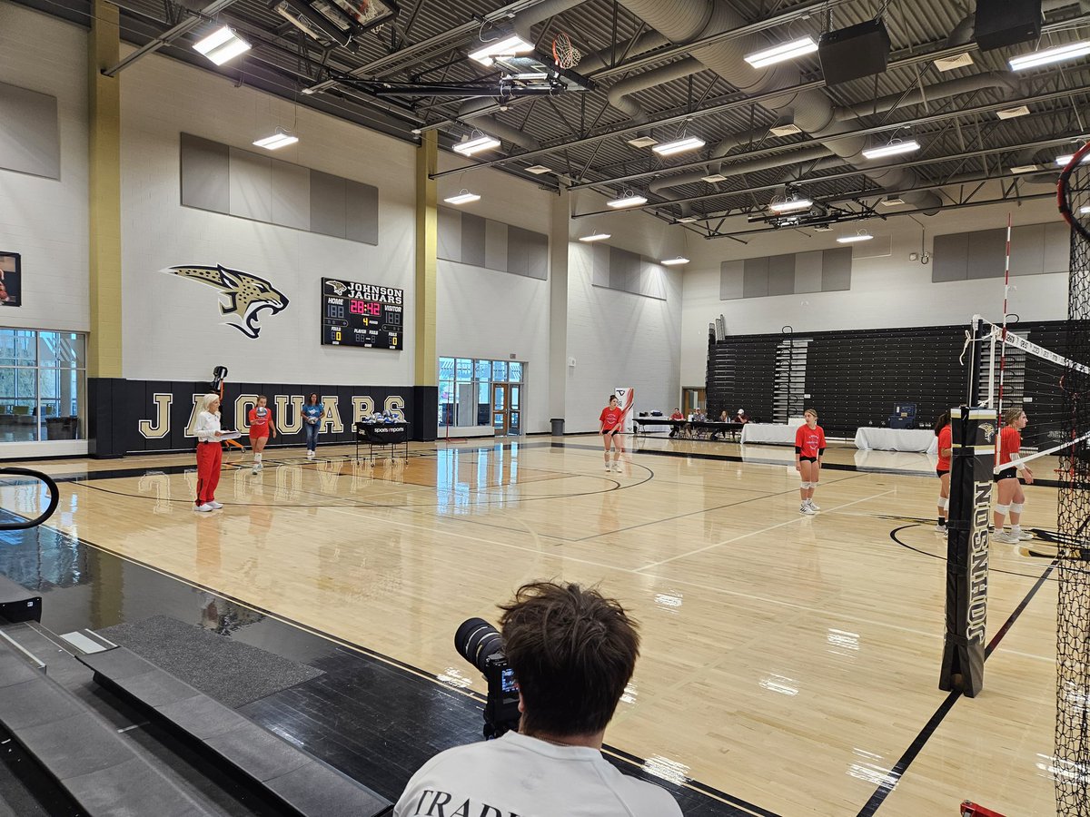 Prowlervball23's tweet photo. Starting off the morning with a legend! Thanks, @texasvbi, for putting on this clinic!!! #neverdonelearning #prowlersfight https://t.co/utaKHTfcma