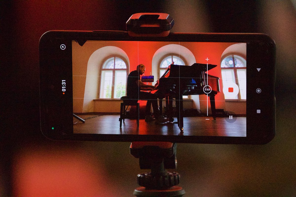 collective_flux's tweet photo. What a wonderful #concert yesterday with @MichaelEmperiom in a beautiful location: #Viechtach. Standing ovations from the crowd and lots of love from the classical music community.
Lots of footage to screen, stay tuned for more...
#bach #bachvolution #musicnft #nftmusician https://t.co/dRqIxbo8Nr