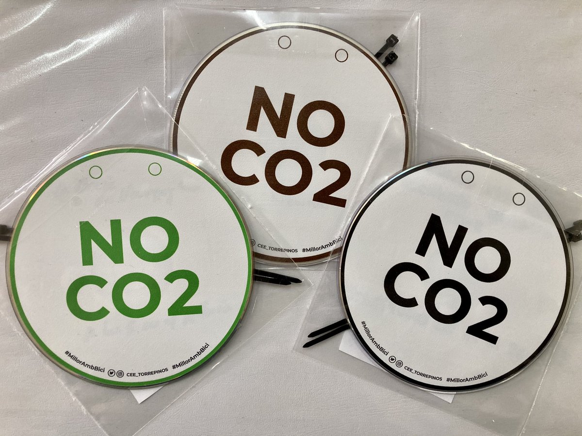 CEE_Torrepinos's tweet photo. 🚲Hui es celebra el #DiaMundialDeLaBicicleta.
Encara ens queden algunes plaques #NoCo2.
Si vols lluir una a la teua bici, escriu per DM. 🚲 https://t.co/kbL0OmO7Jd