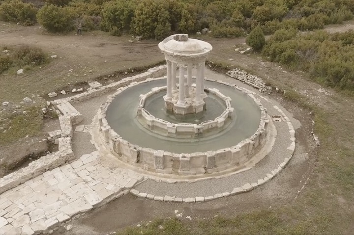 arkeoloji_sanat's tweet photo. Kibyra Antik Kenti’ndeki Çeşmeden Tekrar Su Akıyor...
https://t.co/GwyXX1EaiF https://t.co/4ThVKy6YR6