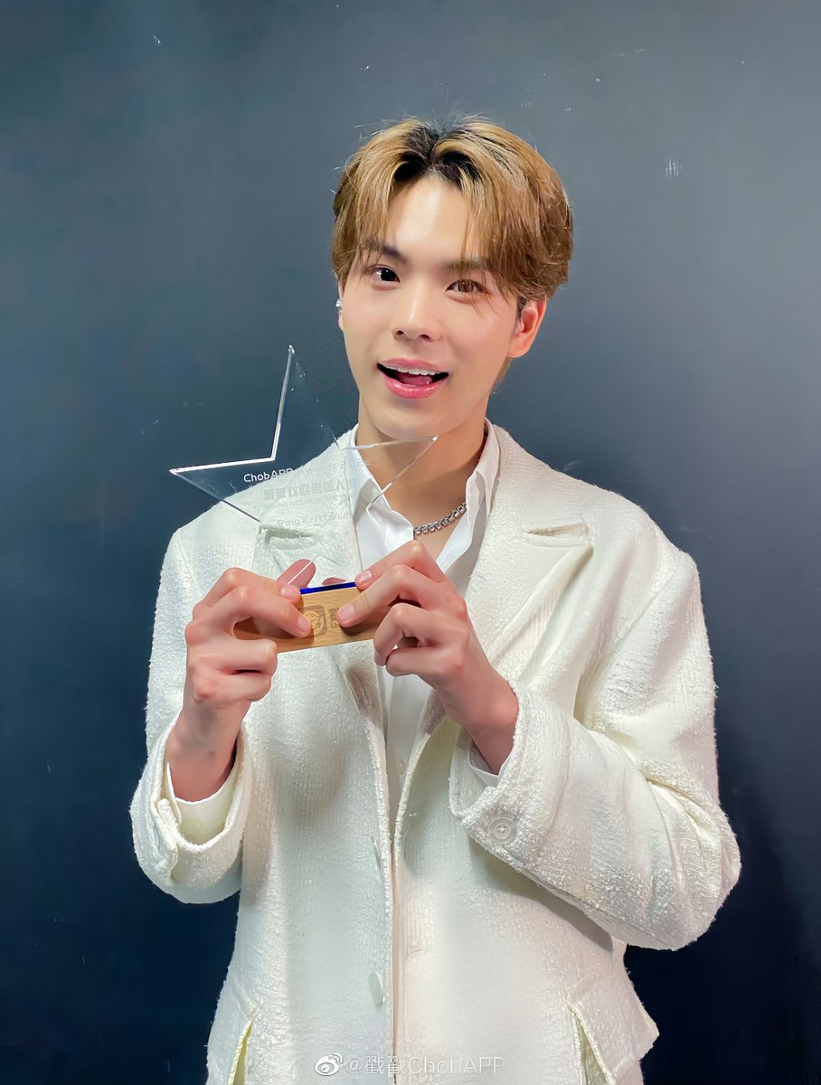LyMch9's tweet photo. วันที่ฉันรอคอยก็มาถึง วันที่ฉันเห็น ping ได้รับรางวัล ยินดีด้วย เพราะคุณคู่ควรกับความรักทั้งหมด 🫰 วันนี้ฉันดีใจและภูมิใจในตัวเธอมาก รักพิงค์มาก 🥹❤️❤️ #Pingakrittanun @PKrittanun https://t.co/qGgzVzUzxX