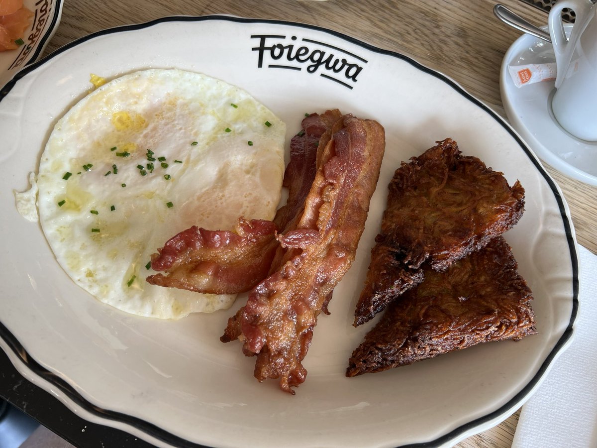 foreversereda's tweet image. Good morning ☀️ #minivlog