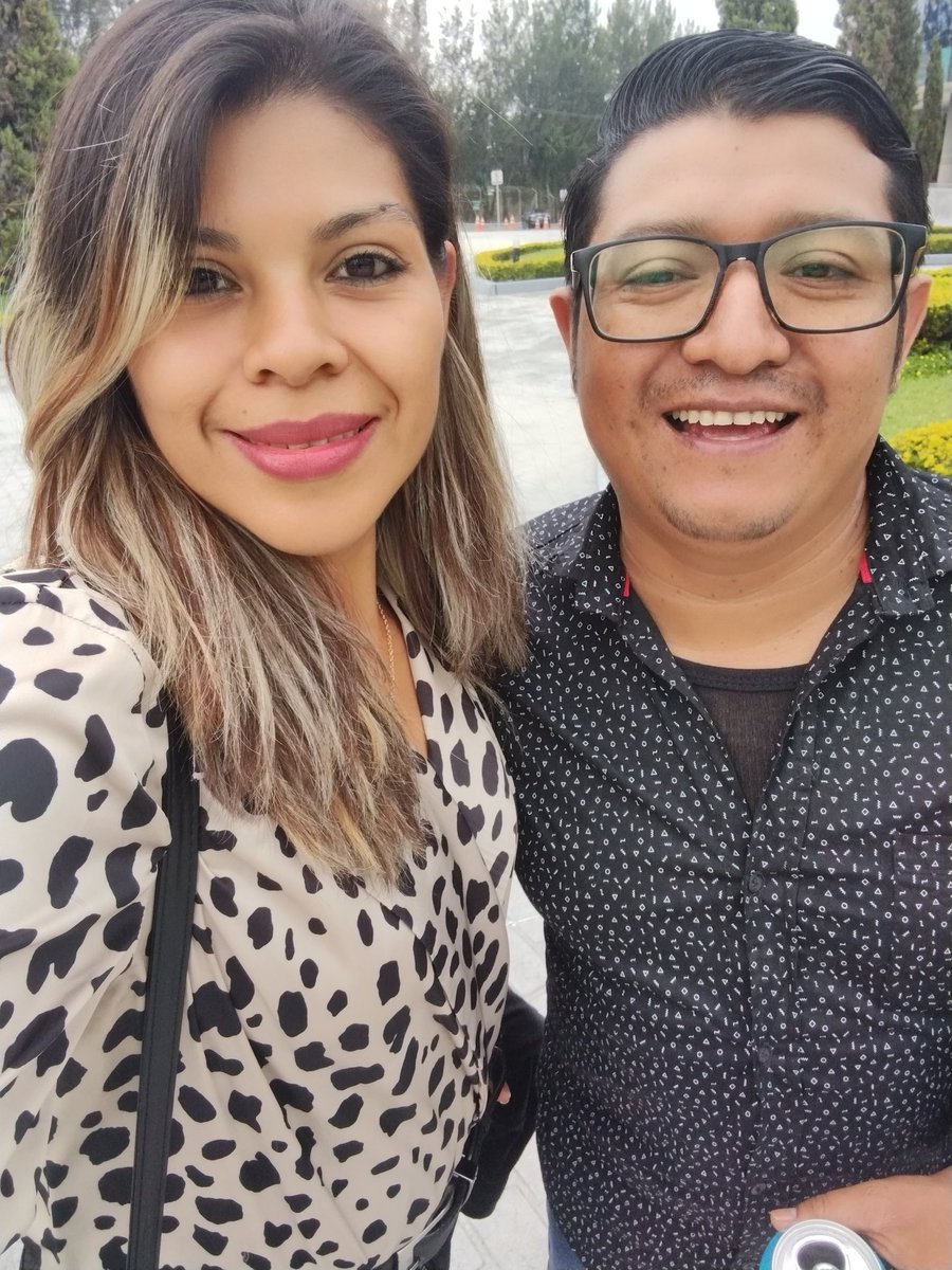 Balerioficial's tweet photo. Gracias por soñar a mi lado, te amo esposo #mujerinquebrantable #mujeresemprendedoras #mamasaludable #sueños #mujerdenegocios #emprendedora #chapinas https://t.co/l6hUGkUsXe