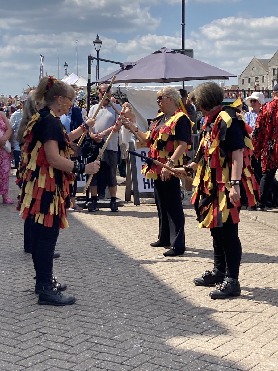 Kelstongh's tweet photo. Wessex Folk Festival is in full swing.
#wessexfolkfestival #folkfestival #festival #localproduce #folk #folkmusic #morrisdancing #morrisdancers #traditional #localcider #Dorset #weymouth #weymouthharbour #dbc #fun #entertainment #sunshine #June #weekend https://t.co/oUCVTeYsQt