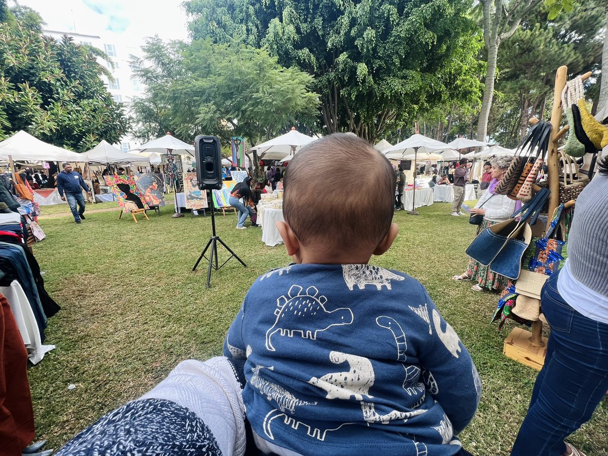 Petite balade avec Bébé J. au Jardin d’IBC Ivandry. Il y avait beaucoup d’articles intéressant pour les #super #mom! 😍