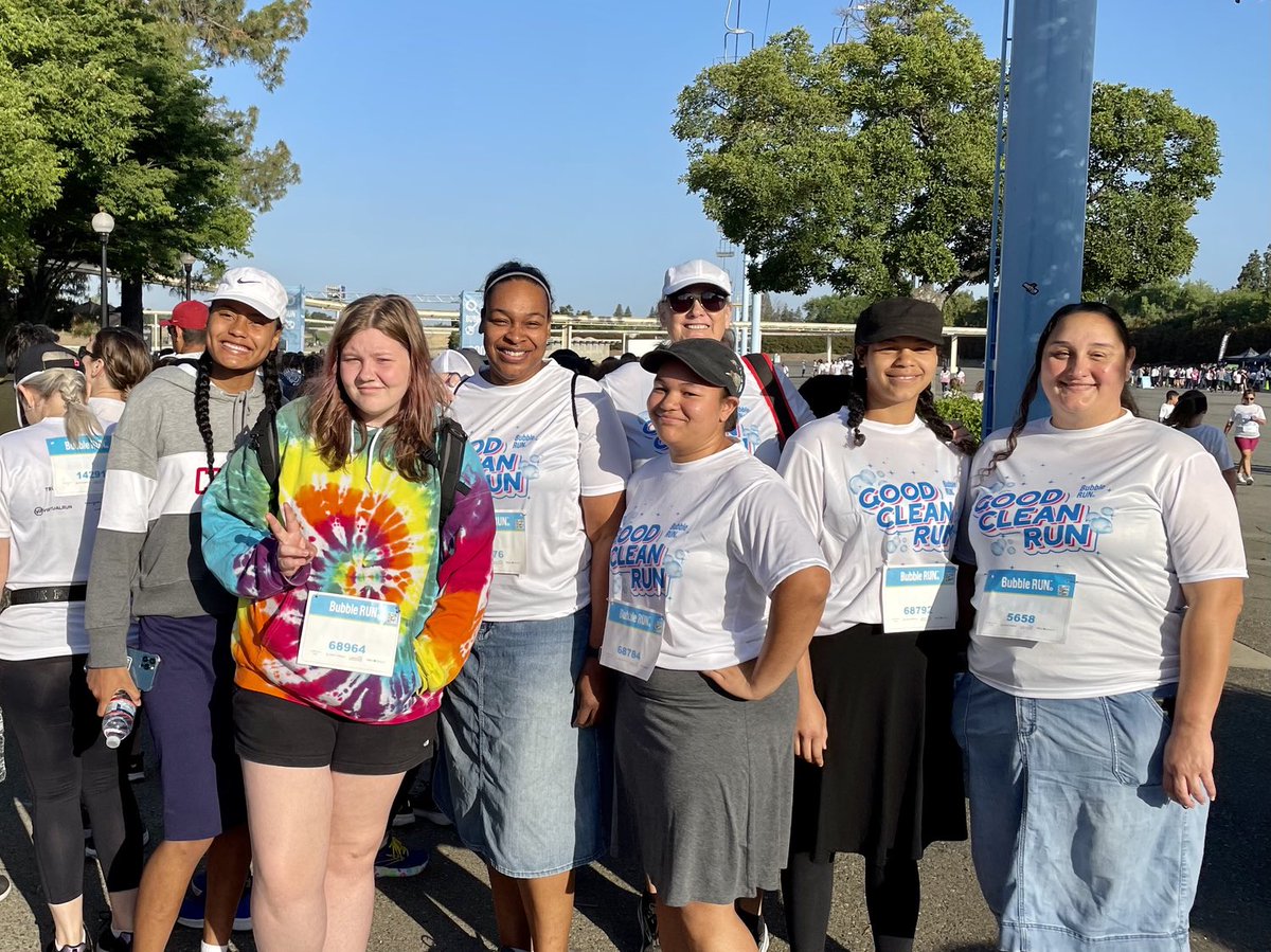 AnitaLClark's tweet photo. At the starting line. Getting ready for my first #BubbleRun at #CalExpo in Sacramento https://t.co/Ef22zGV4cD