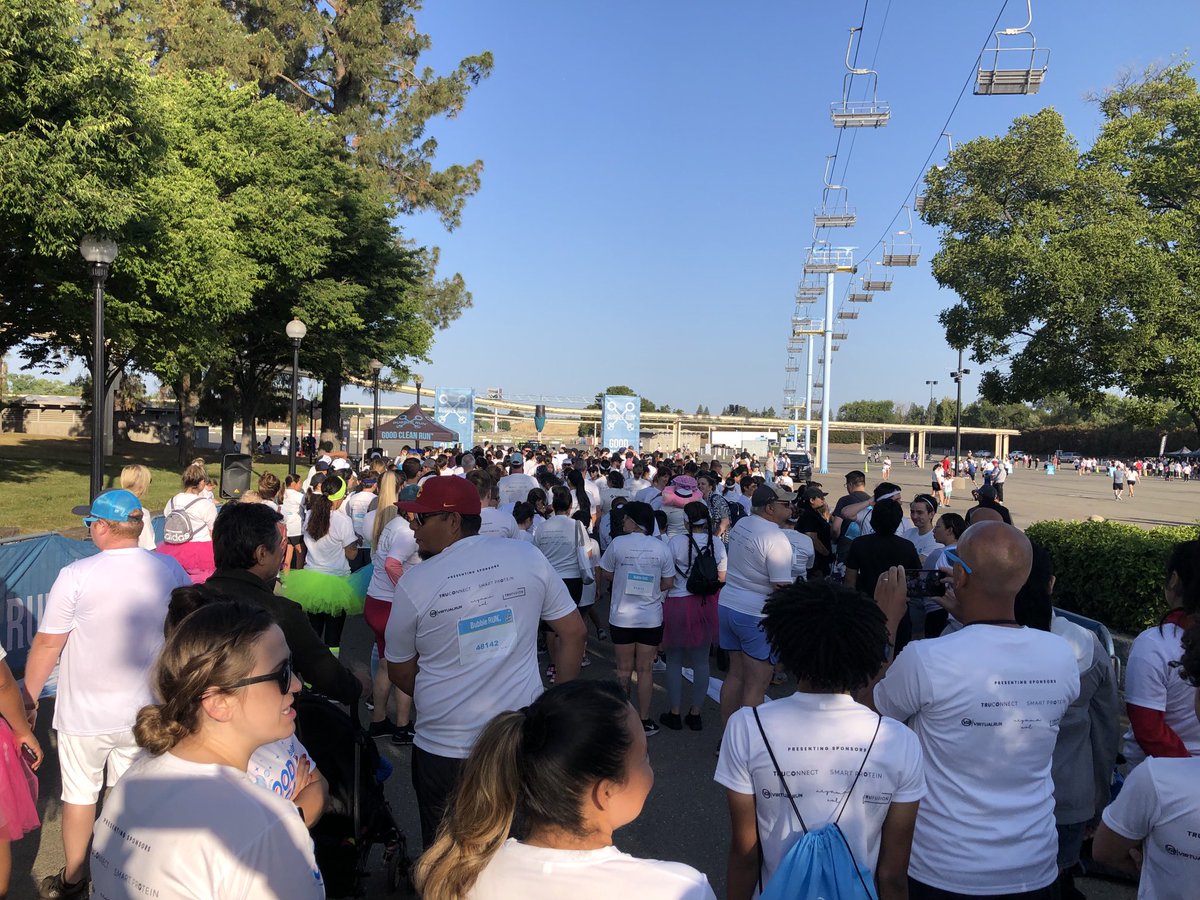 AnitaLClark's tweet photo. At the starting line. Getting ready for my first #BubbleRun at #CalExpo in Sacramento https://t.co/Ef22zGV4cD